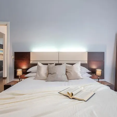 Agathae Luxury With Garden